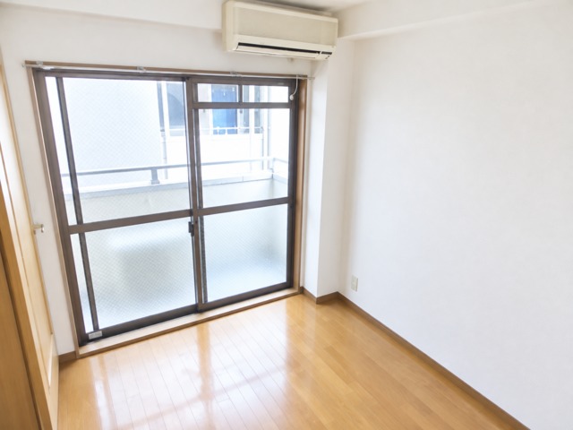 マンション三輪の居間写真