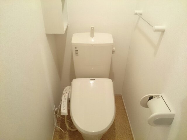トイレ　落ち着いたトイレです