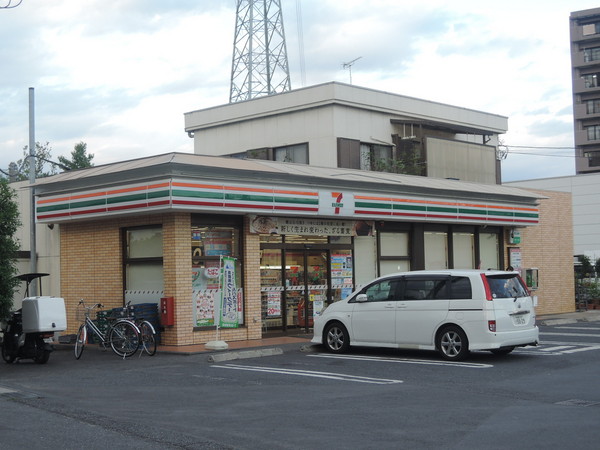 コンビニ　セブンイレブン草加花栗北店（コンビニ）まで344m