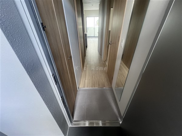 THE SENSE RESIDENCE甲南山手の玄関写真