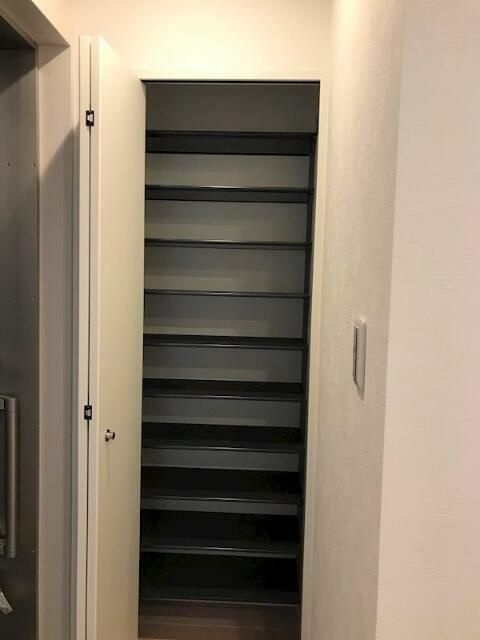 玄関　収納もある玄関です