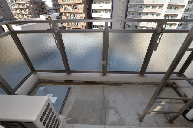 バルコニー　この写真は同マンションの他のお部屋のものです