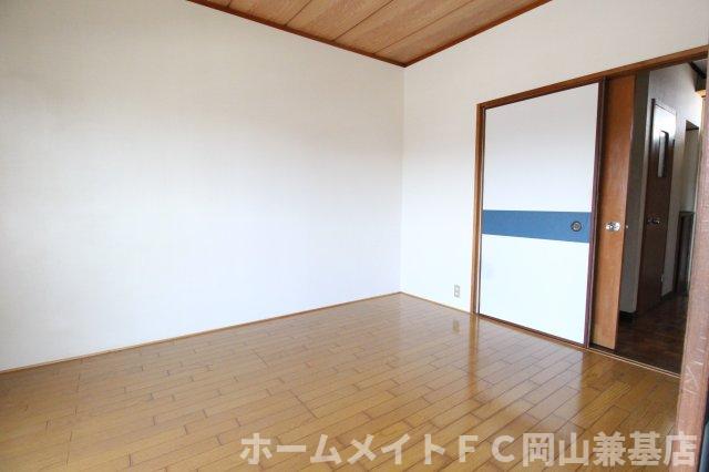 ＪＲ山陽本線 岡山駅 バス乗車時間：24分 最寄りバス停で下車 徒歩3分 2階建 築47年の内装写真