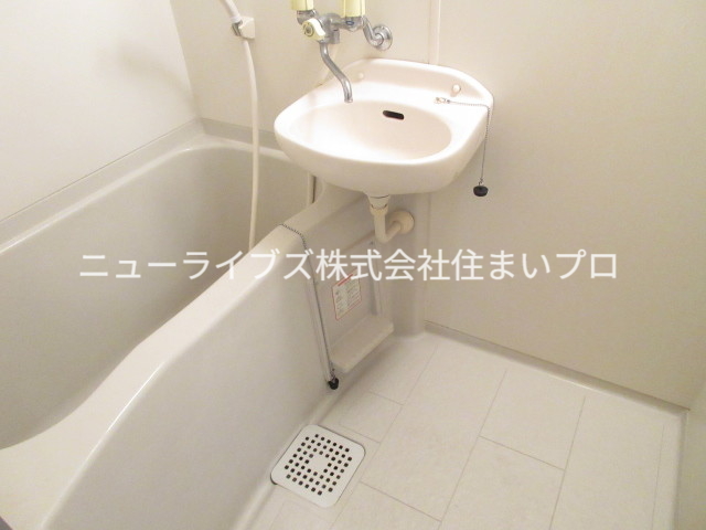 京阪本線 大和田駅 徒歩3分 4階建 築31年の風呂写真