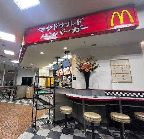 飲食店　マクドナルド芝浦シーバンス店（飲食店）まで733m