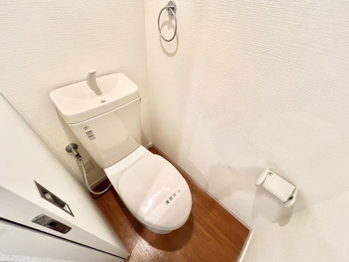 青山ビル本館のトイレ写真