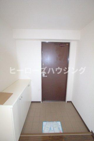 北大阪急行 桃山台駅 徒歩15分 8階建 築39年の玄関写真