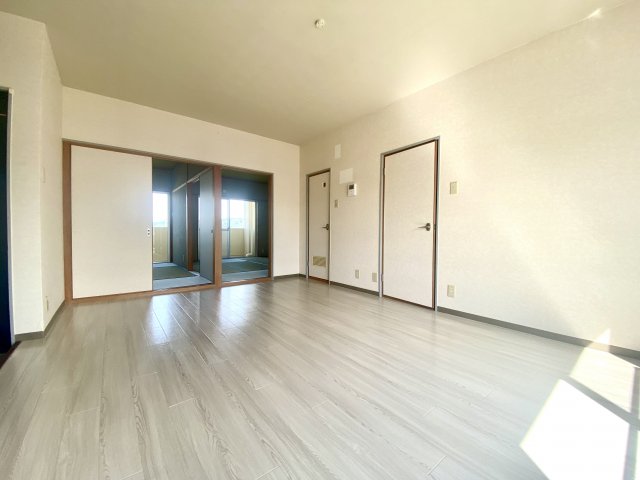 宝マンションの居間写真