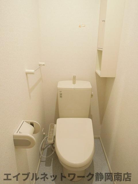 トイレ　コンパクトで使いやすいトイレです