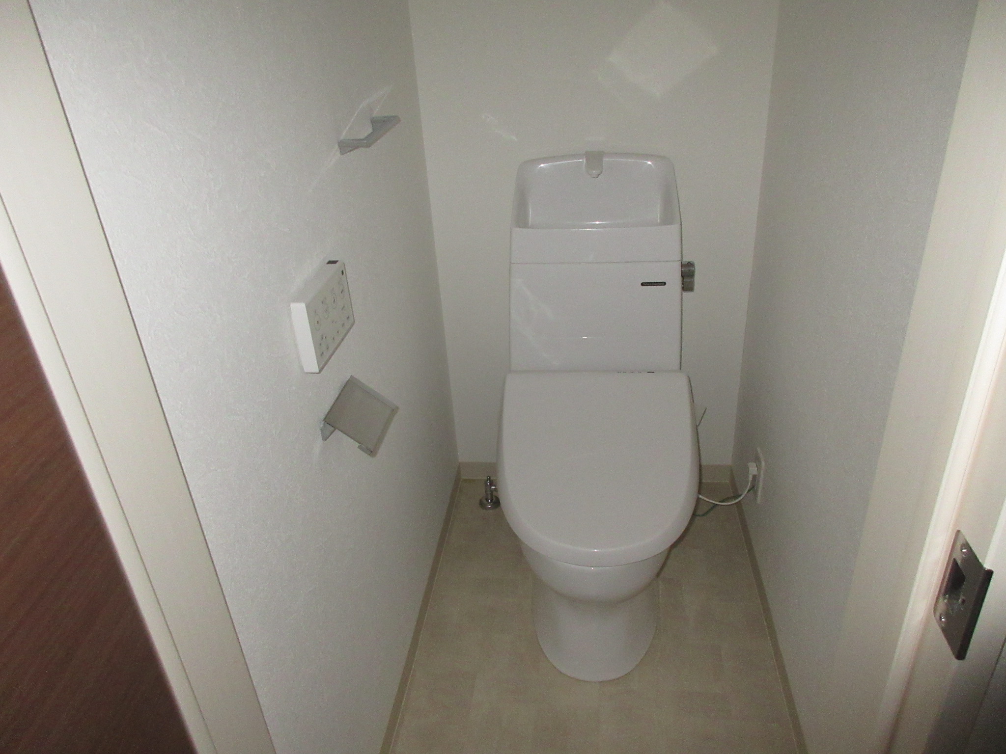 近鉄南大阪線 矢田駅 徒歩8分 3階建 築4年のトイレ写真