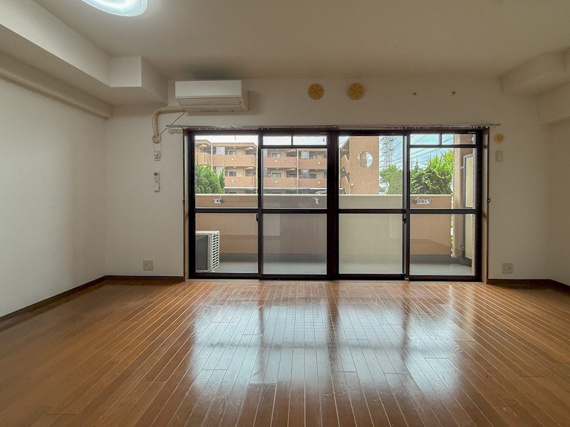 プラザハイツ二ツ屋A棟の居間写真