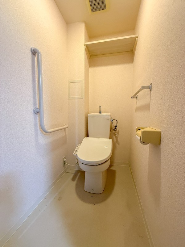 プラザハイツ二ツ屋A棟のトイレ写真