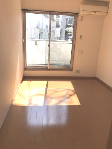 居室・リビング　別部屋参考写真