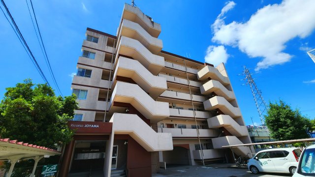 建物外観　現況が相違する場合は現況を優先致します。