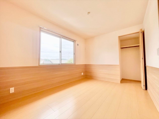 収納　同一建物内２０１号室内装写真転載