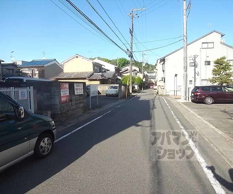 その他　前面道路です。