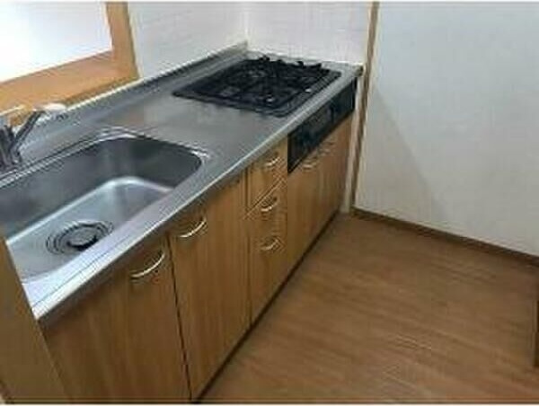 キッチン　※写真は同じマンションの違う部屋のものになります。