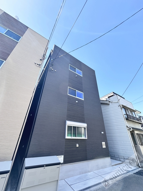 建物外観　ワンフロア２部屋の全戸角部屋設計♪
