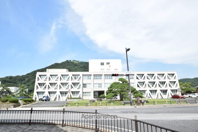 役所　鳥取地方裁判所（役所）まで1600m