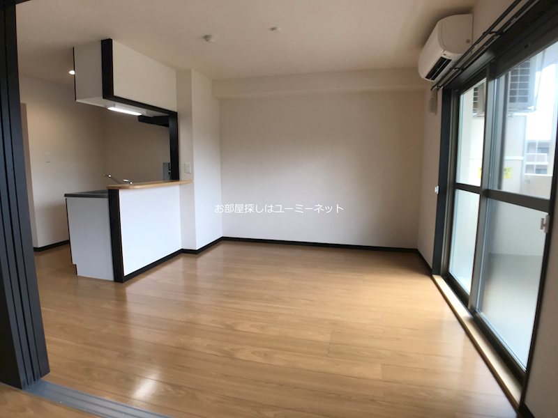 居室・リビング　※写真は反転タイプです。
