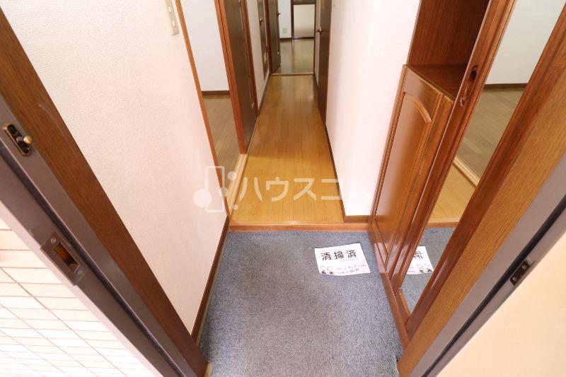 ドミール春日の居間写真