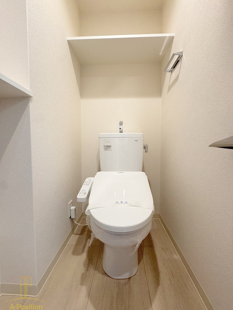 トイレ　プレサンス大国町アドロッソ