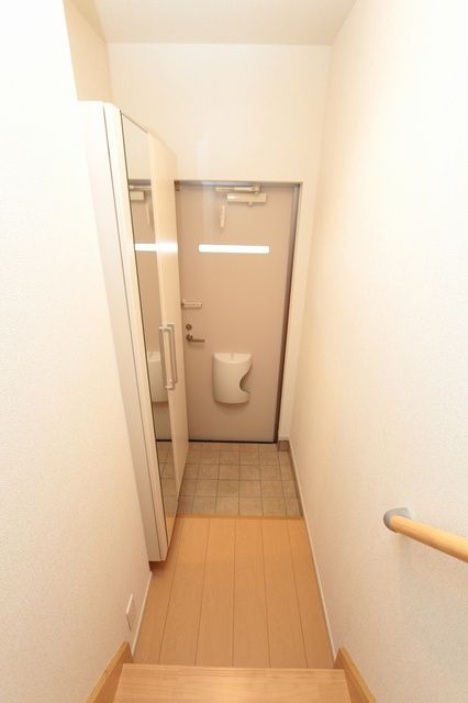 ＪＲ越後線 越後赤塚駅 徒歩5分 2階建 築14年の玄関写真