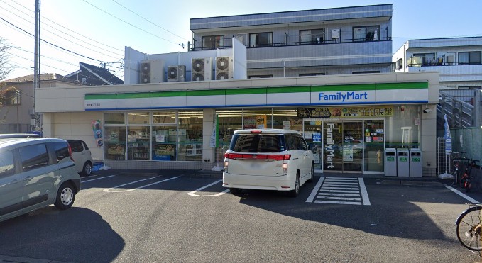 コンビニ　ファミリーマート 南加瀬三丁目店（コンビニ）まで361m