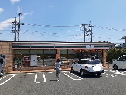 コンビニ　セブンイレブン（コンビニ）まで180m