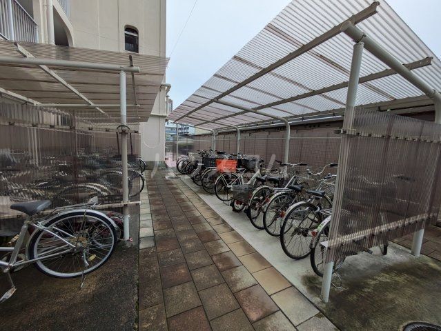 宝八事ハイツの外観写真