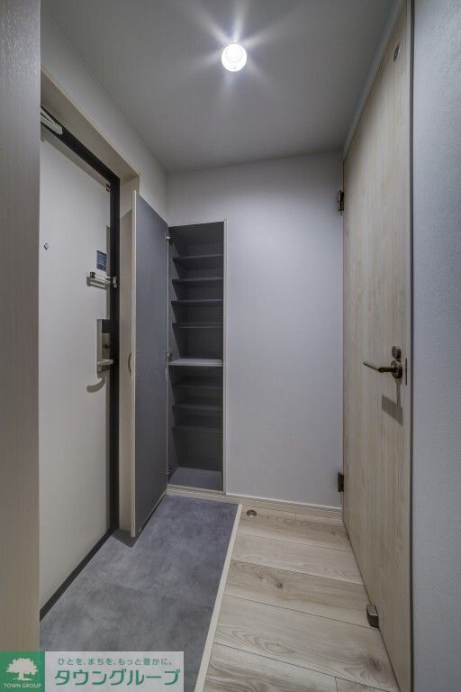 CRASTINE愛宕町の玄関写真