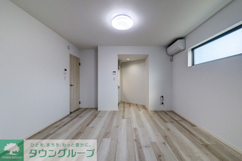 CRASTINE愛宕町の居間写真
