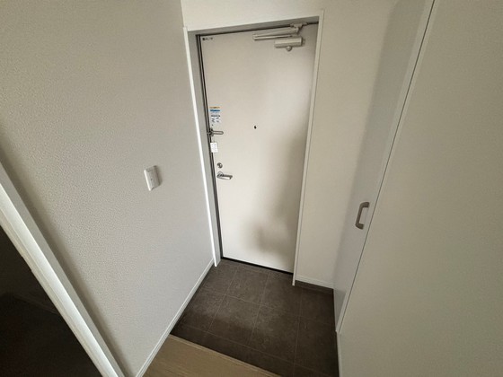 玄関　※別部屋の写真です