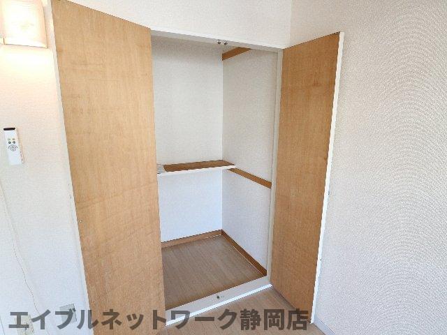 静岡鉄道静岡清水線 日吉町駅 徒歩14分 2階建 築36年の内装写真