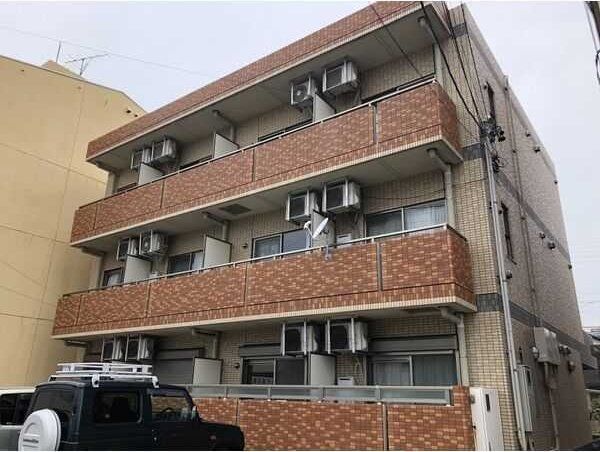 名古屋市中村区千成通のマンションの建物外観