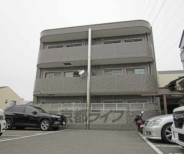 京都市西京区下津林大般若町のマンションの建物外観