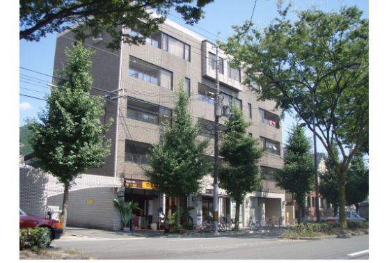 京都市左京区一乗寺下リ松町のマンションの建物外観