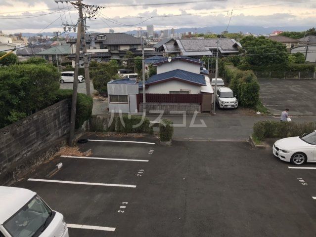 【豊橋市南小池町のアパートの駐車場】