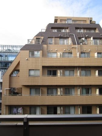 千代田区神田錦町のマンションの建物外観