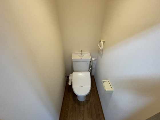 トイレ　※他号室の写真です