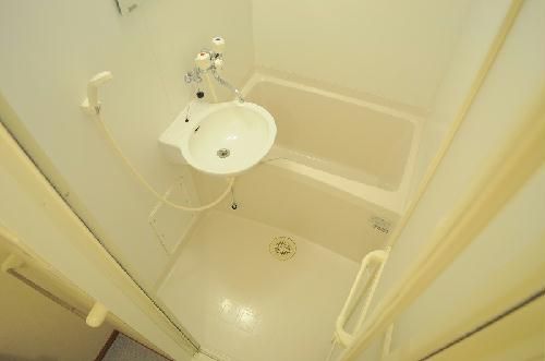 【島田市宮川町のアパートのバス・シャワールーム】