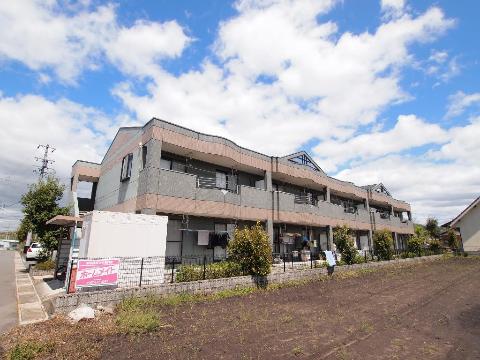 可児市川合のアパートの建物外観