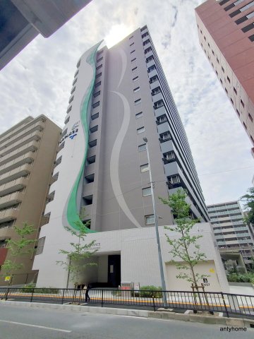 【アドバンス江坂ラシュレの建物外観】