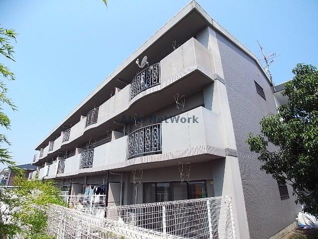 各務原市那加新加納町のマンションの建物外観