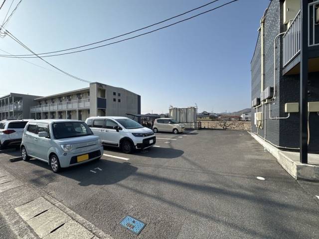 駐車場　駐車場