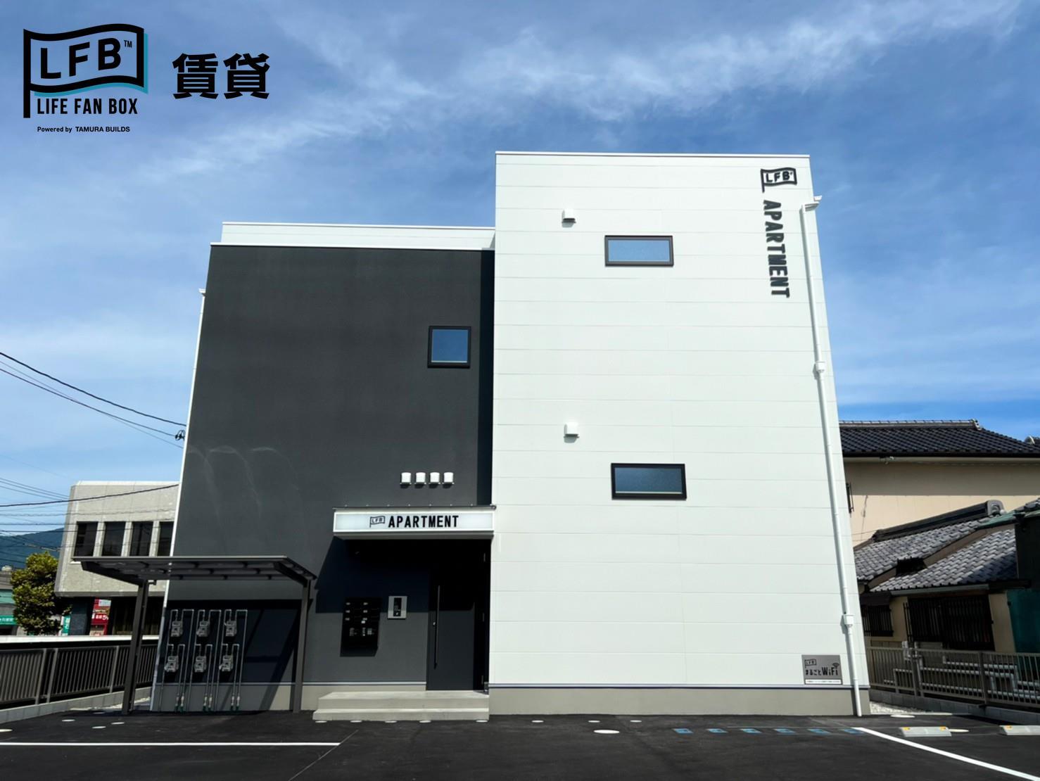 【ＬＦＢ　ＡＰＡＲＴＭＥＮＴ天神のエントランス】