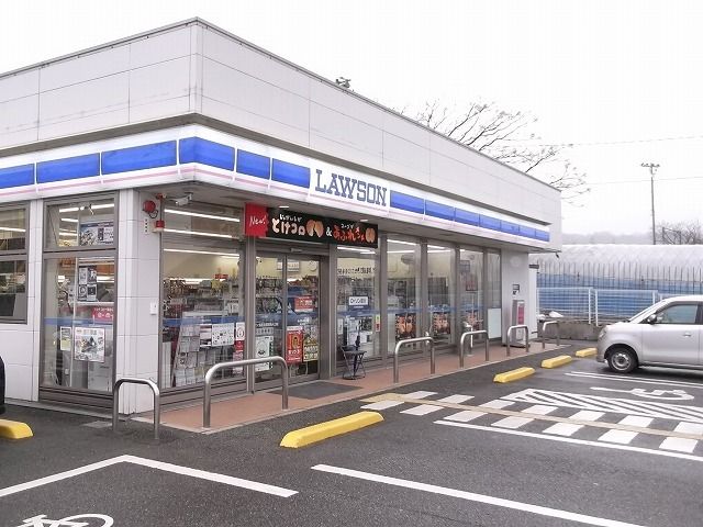 コンビニ　ローソン鳥取浜坂団地入口店（コンビニ）まで240m