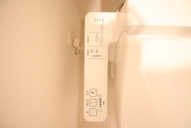 トイレ　※別室の参考写真の為、現況優先です。