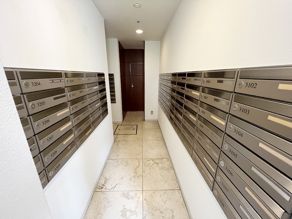 ショッピングセンター　東急プラザ赤坂（ショッピングセンター）まで213m