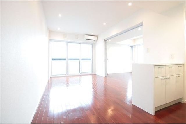 居室・リビング　★明るい居室★